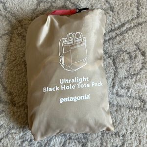 Patagonia Ultralight Black Hole 27L convertible tote backpack in Husk Tan